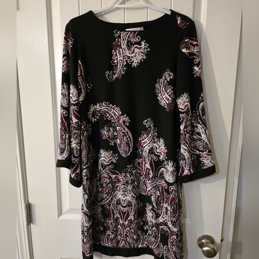 Studio One Black and Burgundy Paisley Dress With Bell Sleeves Medium ❤️